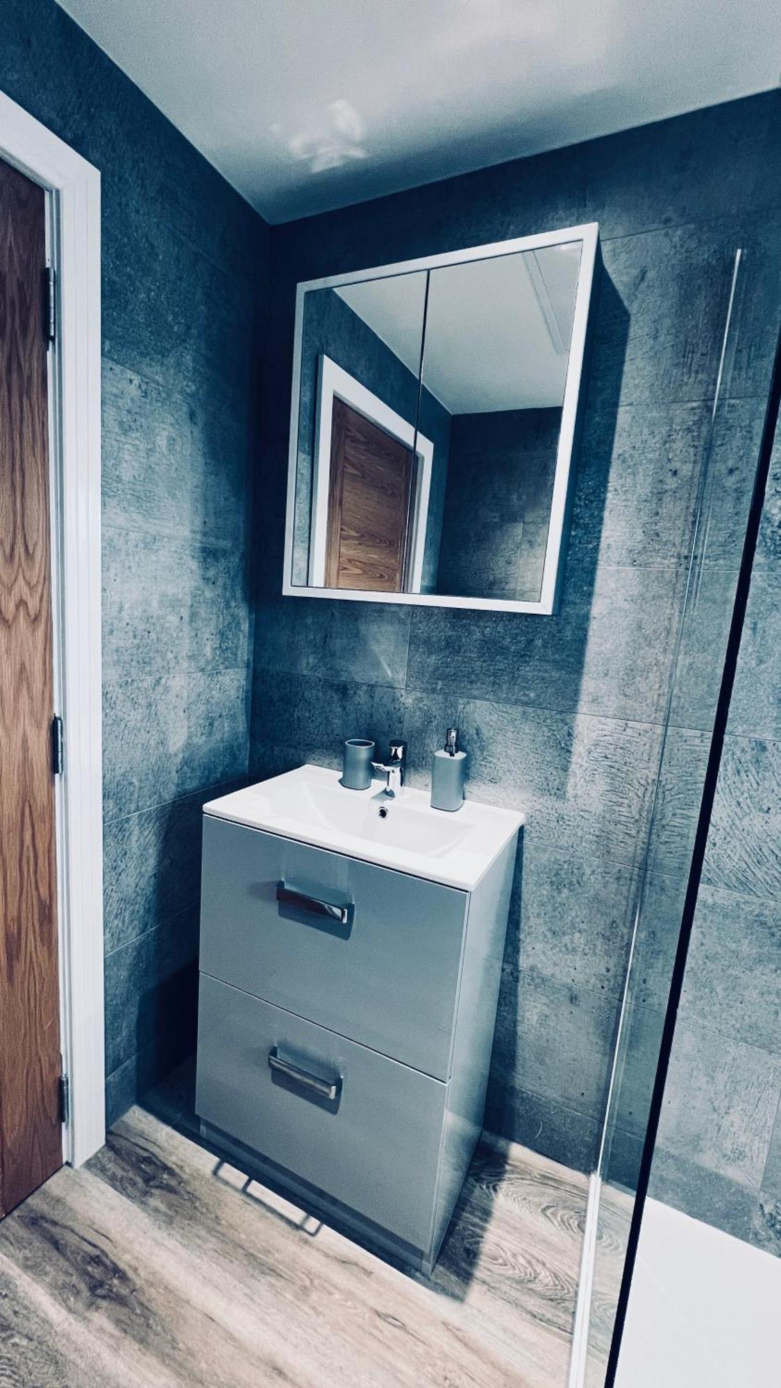Deluxe 2 Bedroom Apartment Шефилд Екстериор снимка